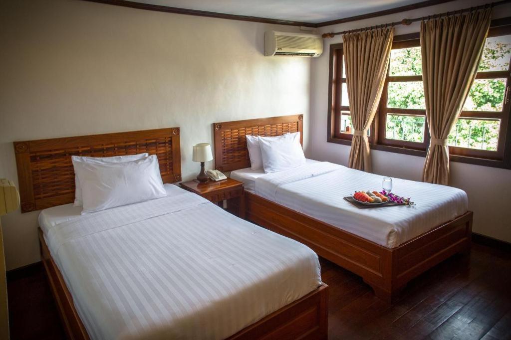 Lao Orchid Hotel Vientiane Bagian luar foto