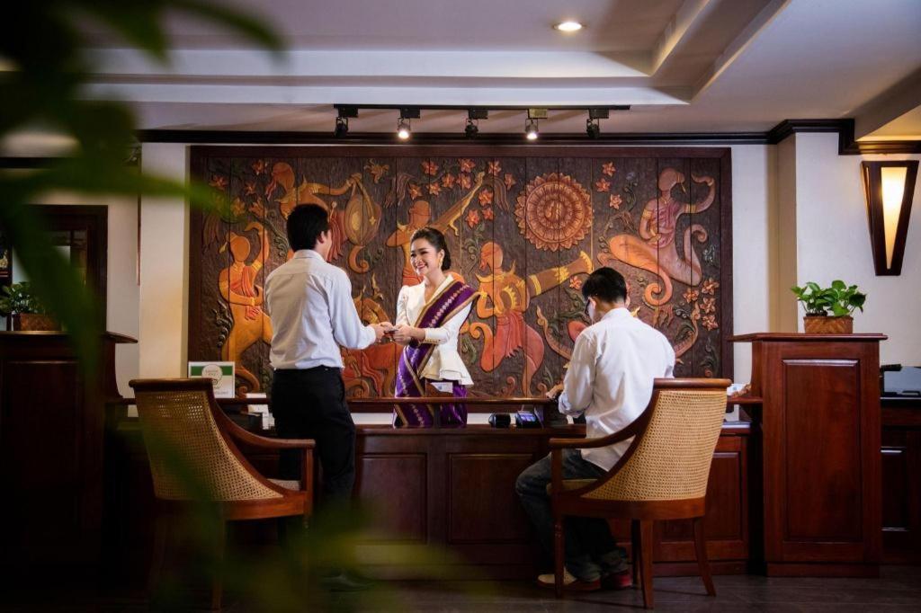 Lao Orchid Hotel Vientiane Bagian luar foto