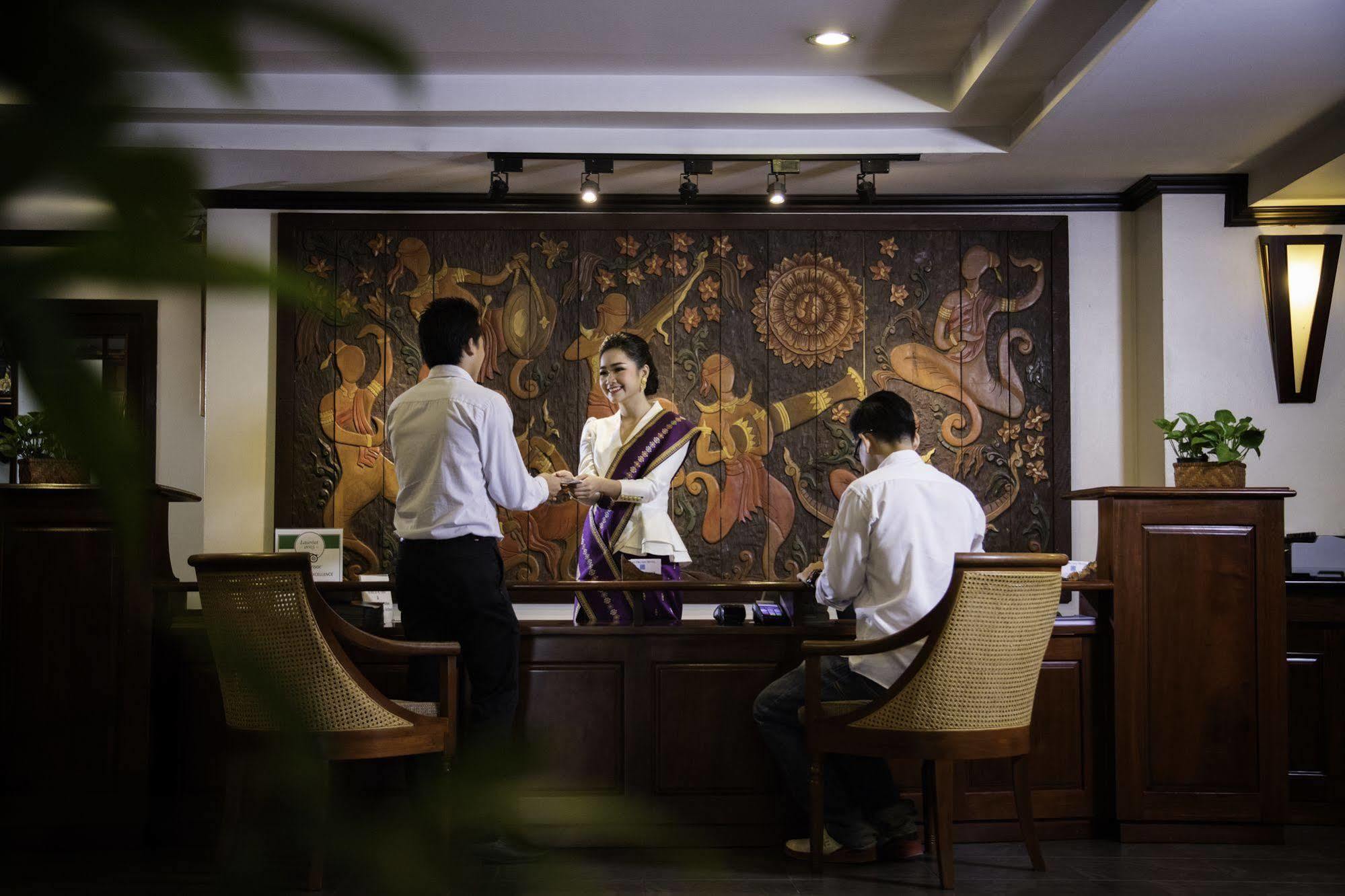 Lao Orchid Hotel Vientiane Bagian luar foto