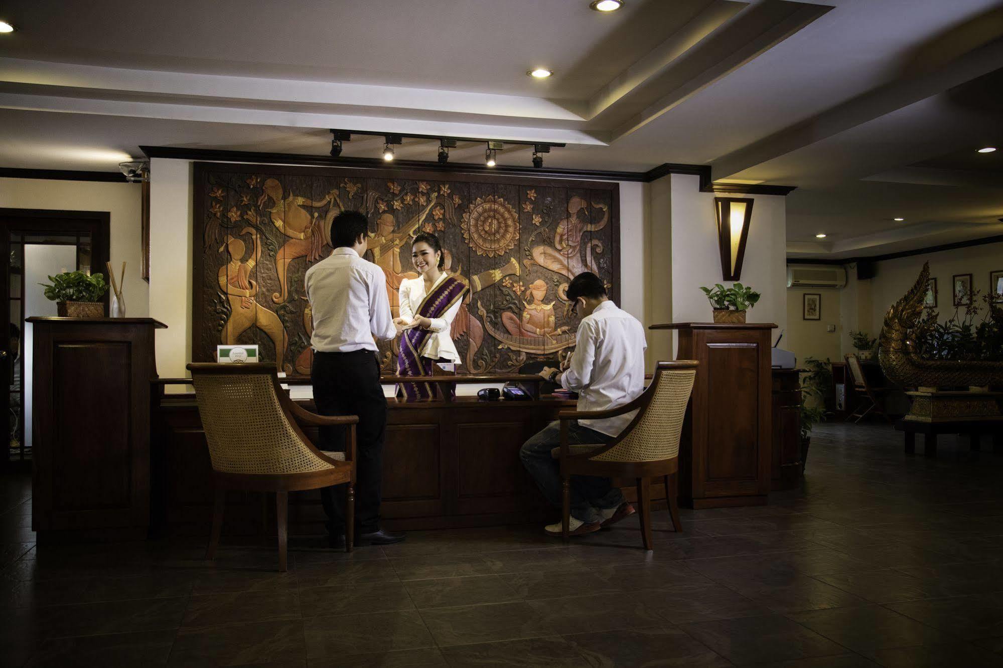 Lao Orchid Hotel Vientiane Bagian luar foto
